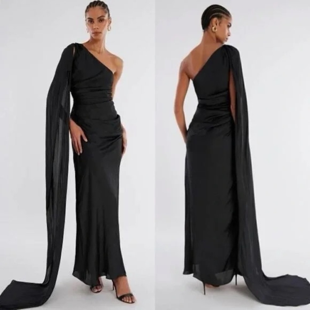 NEW BCBGMaxAzria‎ Size 6 Briar Black One Shoulder Satin Elegant Evening Gown
